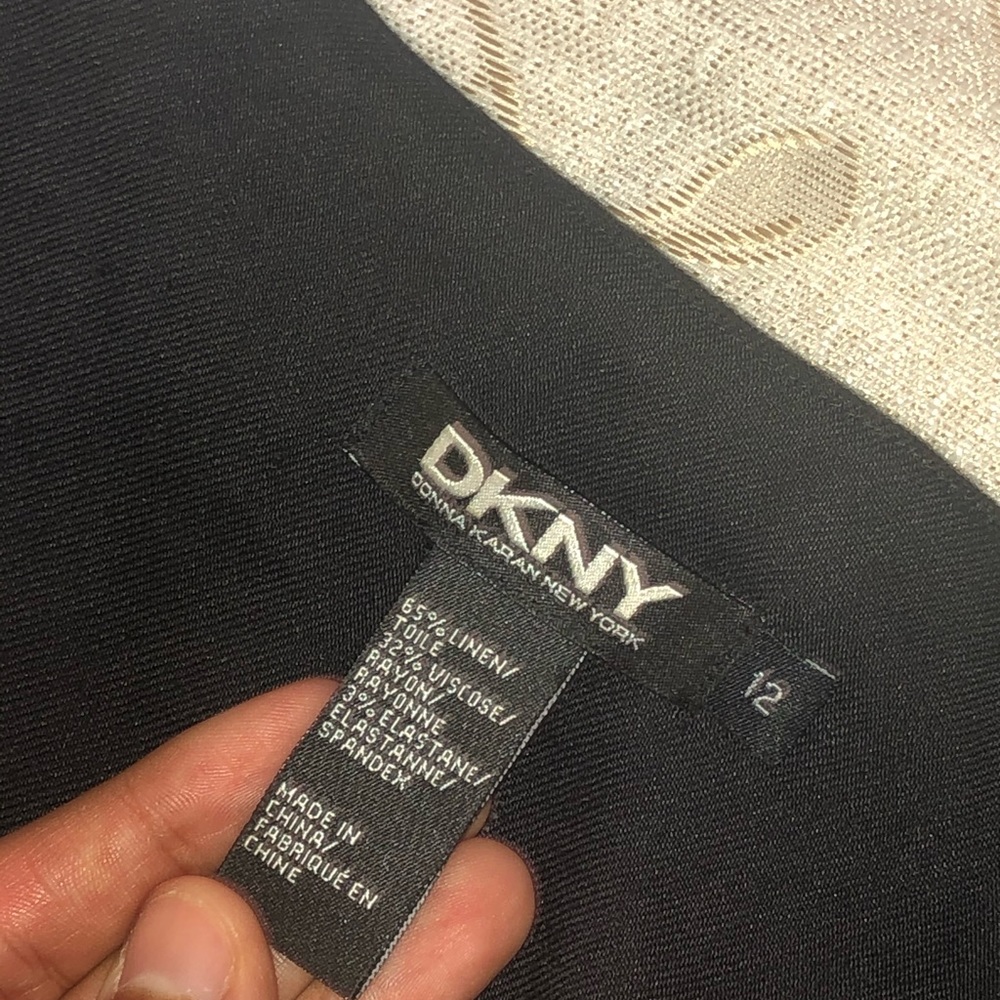 Mini  black dress with flare 💖